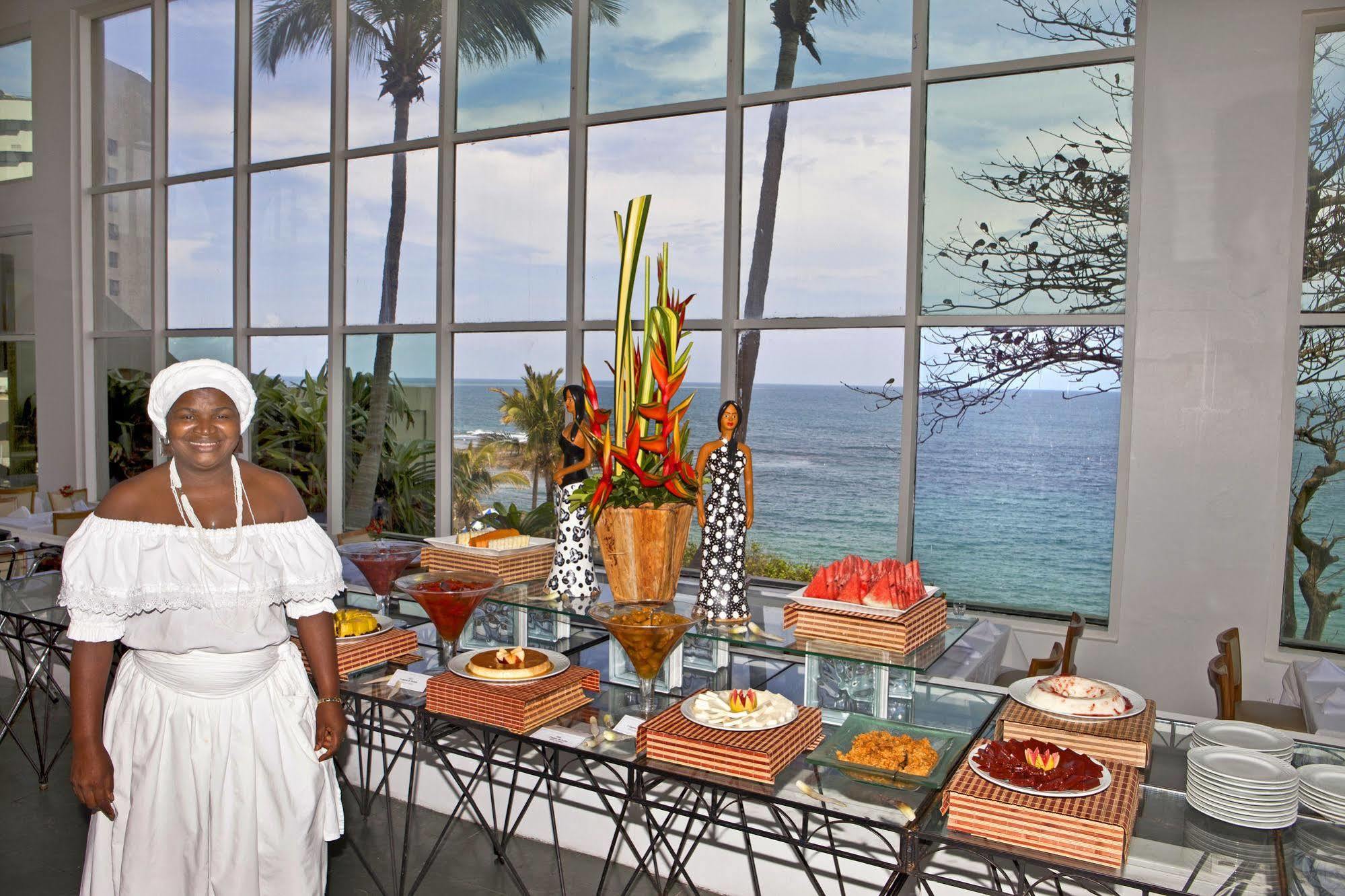 Bahia Othon Palace Salvador Exterior photo A buffet at a resort